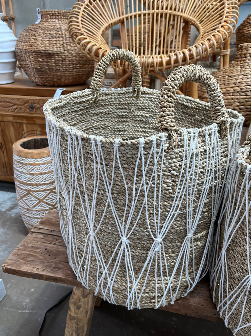 Woven natural basket with macrame. L