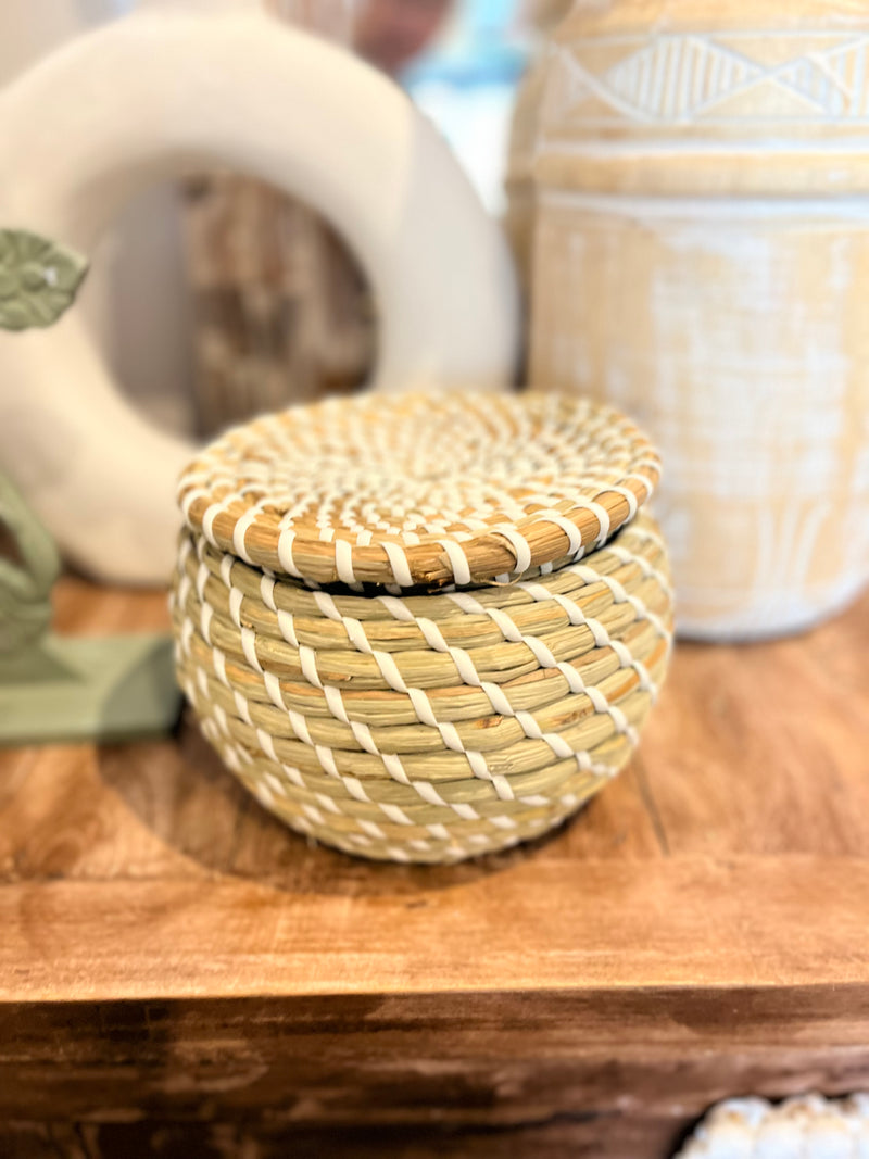Woven container with lid. L