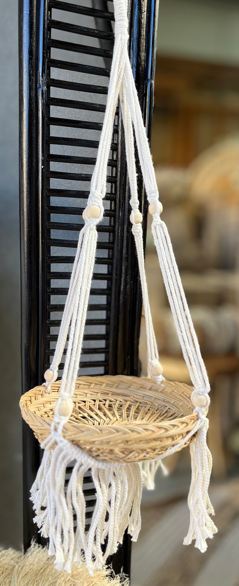 Woven basket / plant hanger