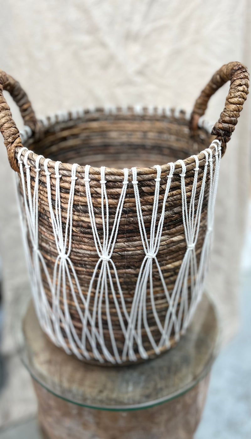 Woven basket with macrame. S. Style 2