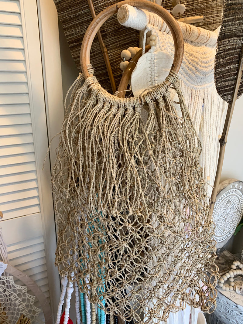 Woven shopping bag with frill