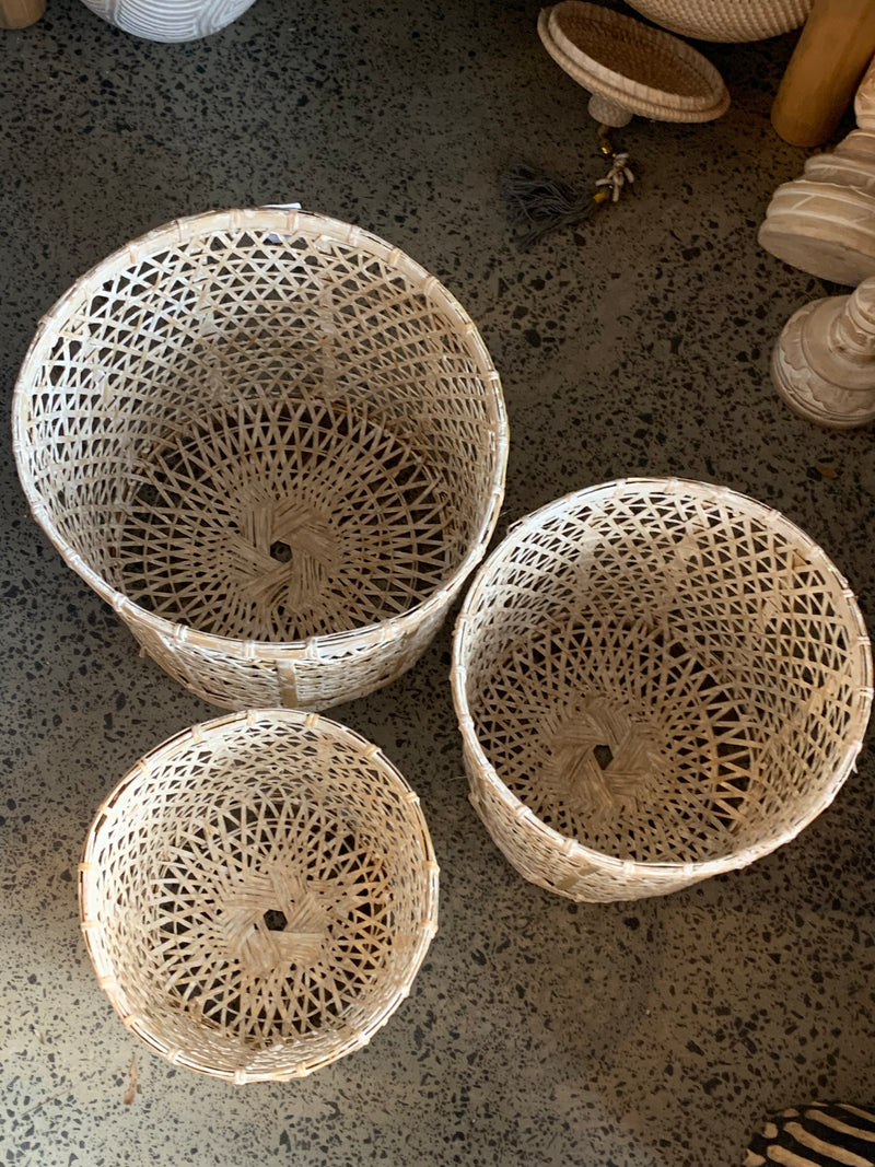 White wash baskets set 3