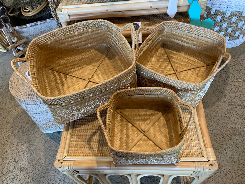 Set 3 woven natural baskets with mandala hand painting