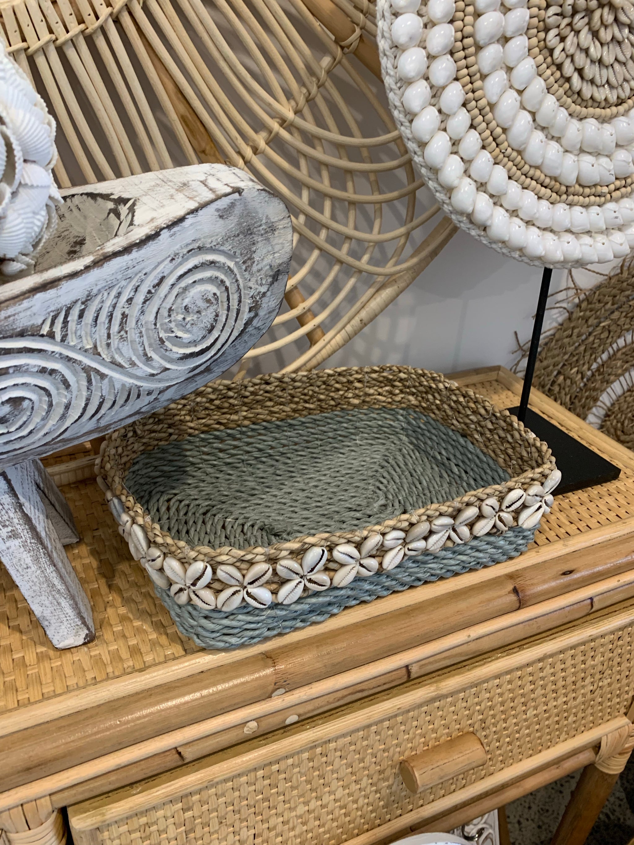 Woven basket / tray with shell detail
