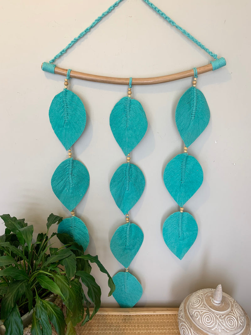 Macrame leaf wall hanging. Turquoise.