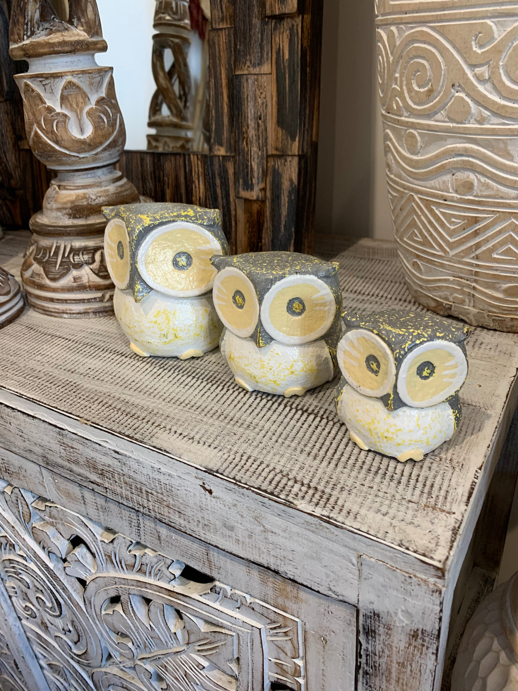 White / yellow timber owls. Set 3