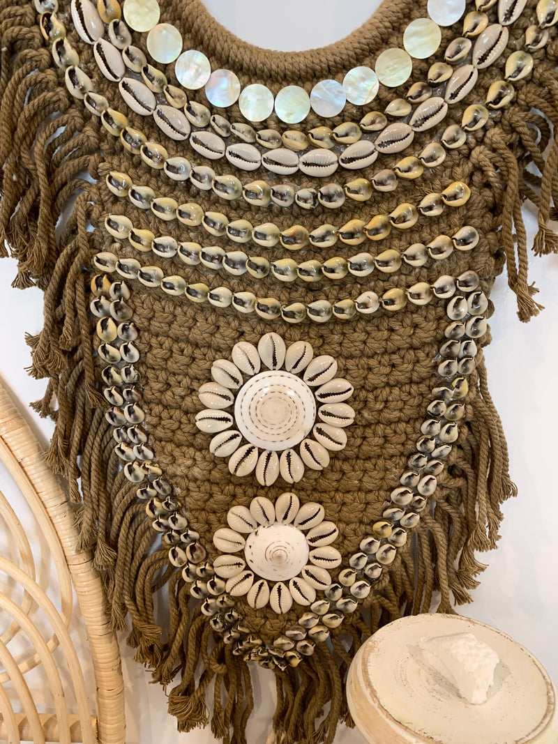 Wall hanging / decorative hanging with shells