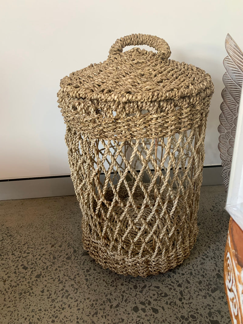 Open weave basket / toy basket / clothes basket