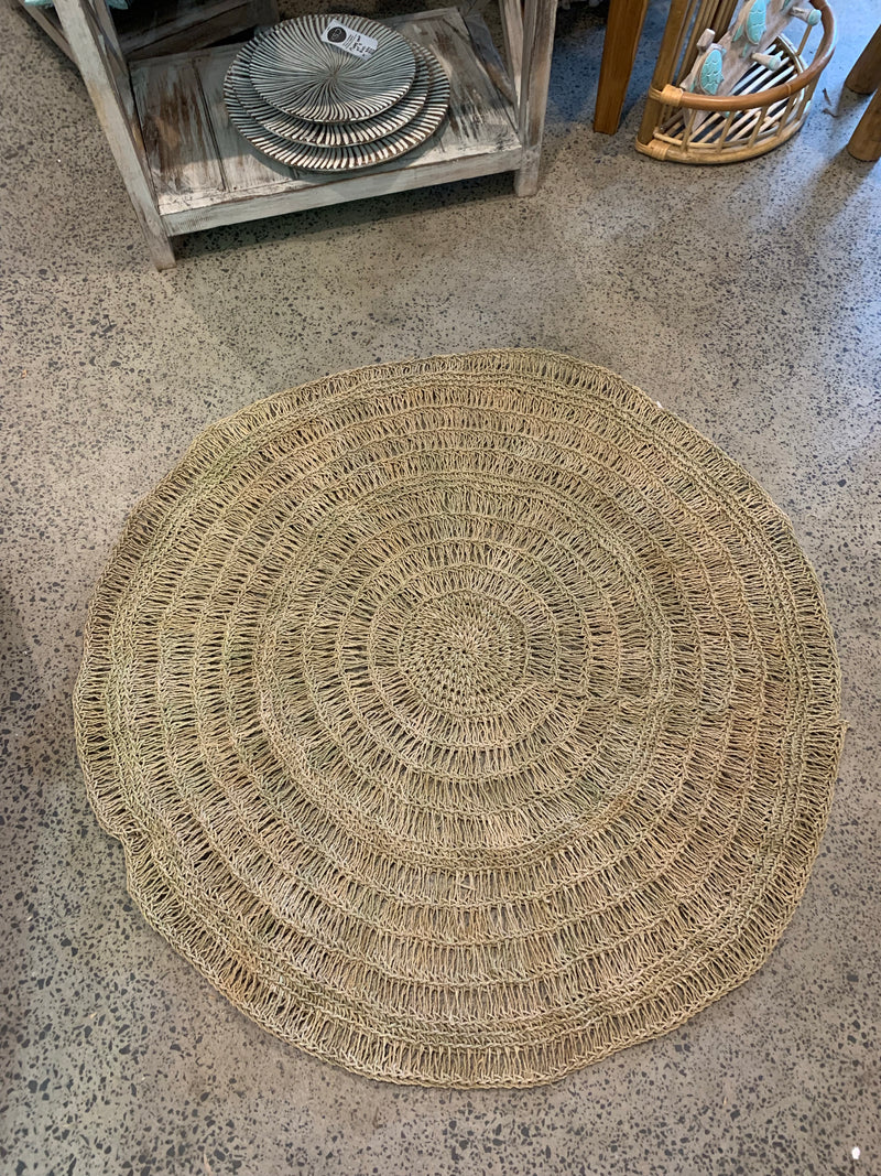Round woven rug